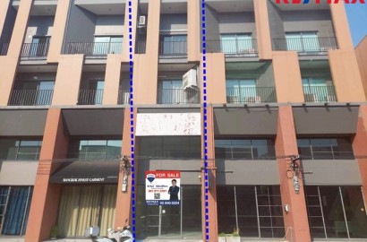 ขายด่วน! อทาวน์โฮม 3.5 ชั้น ทำเลค้าขาย @ สิริ อเวนิว เพชรเกษม 81