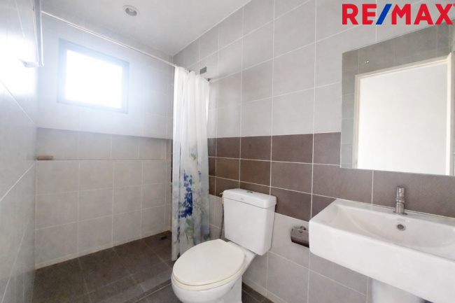 ขายด่วน! อทาวน์โฮม 3.5 ชั้น ทำเลค้าขาย @ สิริ อเวนิว เพชรเกษม 81