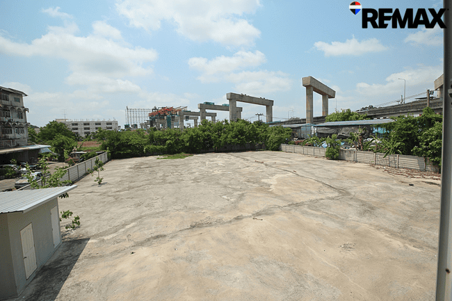 อาคารพาณิชย์ติดถนนพระราม 2 ทำเลค้าขาย ใกล้ทางด่วน ราคาพิเศษเพียง 4.3 ล้าน