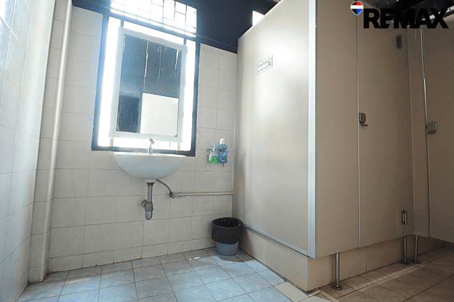 อาคารพาณิชย์ติดถนนพระราม 2 ทำเลค้าขาย ใกล้ทางด่วน ราคาพิเศษเพียง 4.3 ล้าน