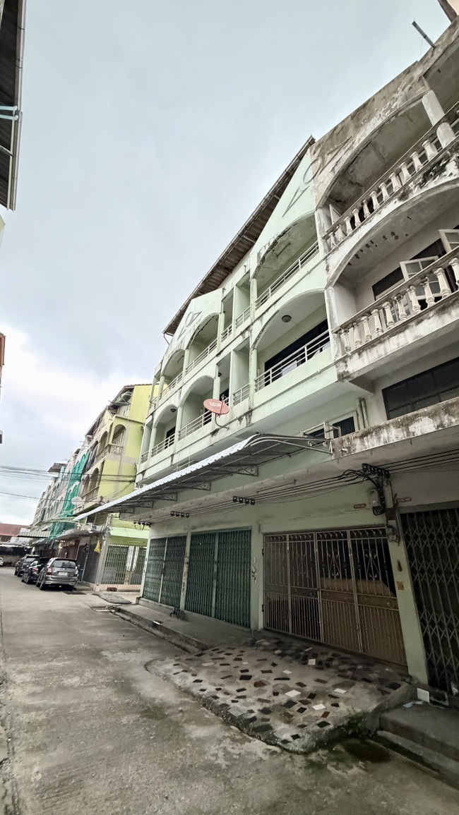 ขาย อาคารพาณิชย์ พรานนก ใกล้แยกไฟฉาย และ ตลาดพรานนก 3 คูหา ทำเลดี ใกล้รถไฟฟ้า