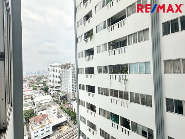 คอนโดคอมมอนเวลธ์ ปิ่นเกล้า | ห้อง Studio ติด MRT บางยี่ขัน บรรยากาศโปร่งสบาย เดินทางเข้าเมืองง่าย