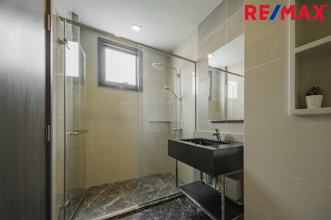 ขายคอนโดสุขุมวิท 𝗘𝗱𝗴𝗲 𝗦𝘂𝗸𝗵𝘂𝗺𝘃𝗶𝘁 𝟮𝟯 (ห้องมุม) วิวดี แต่งสวย ราคาดีที่สุด ติด BTS อโศก และ MRT สุขุมวิท