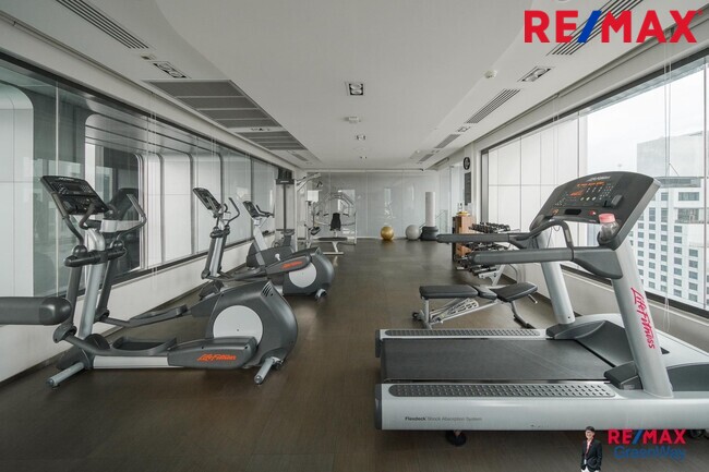 ขายคอนโดสุขุมวิท 𝗘𝗱𝗴𝗲 𝗦𝘂𝗸𝗵𝘂𝗺𝘃𝗶𝘁 𝟮𝟯 (ห้องมุม) วิวดี แต่งสวย ราคาดีที่สุด ติด BTS อโศก และ MRT สุขุมวิท