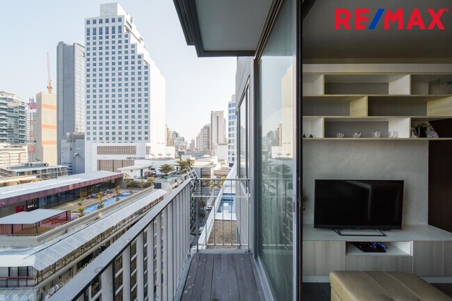 ขายคอนโดสุขุมวิท 𝗘𝗱𝗴𝗲 𝗦𝘂𝗸𝗵𝘂𝗺𝘃𝗶𝘁 𝟮𝟯 (ห้องมุม) วิวดี แต่งสวย ราคาดีที่สุด ติด BTS อโศก และ MRT สุขุมวิท