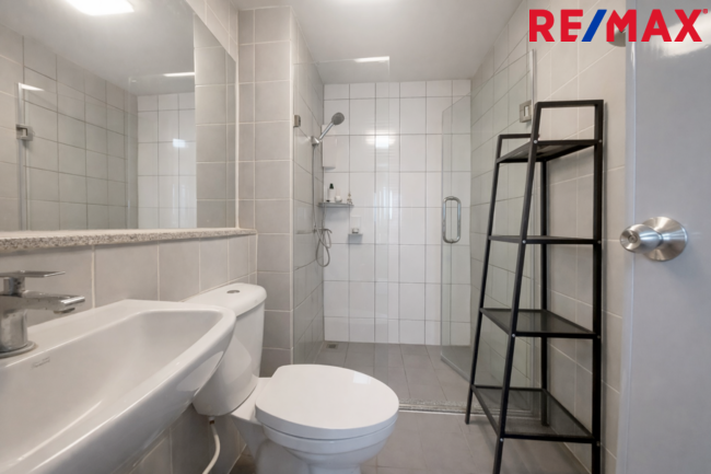 ขายคอนโด แอสปาย สาทร-ตากสิน บริคโซน ห้อง studio 28 ตรม ชั้น 8 ใกล้ BTSวุฒากาศ พร้อมเข้าอยู่