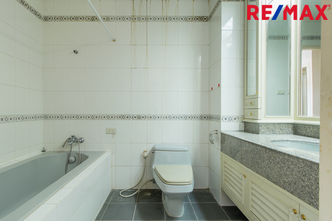 ขายคอนโดติดแม่น้ำเจ้าพระยา Riverine Palce 3ห้องนอน ถ.พิบูลสงคราม นนทบุรี ใกล้ทางด่วนศรีรัชฯ