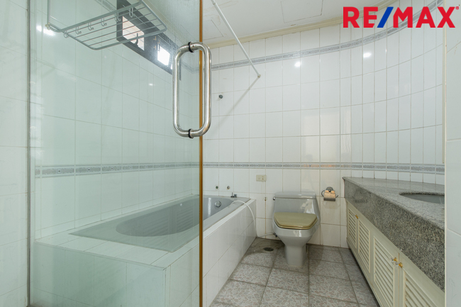 ขายคอนโดติดแม่น้ำเจ้าพระยา Riverine Palce 3ห้องนอน ถ.พิบูลสงคราม นนทบุรี ใกล้ทางด่วนศรีรัชฯ