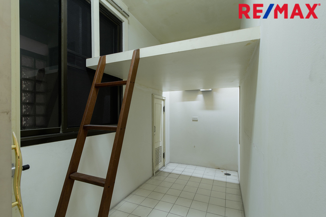 ขายคอนโดติดแม่น้ำเจ้าพระยา Riverine Palce 3ห้องนอน ถ.พิบูลสงคราม นนทบุรี ใกล้ทางด่วนศรีรัชฯ