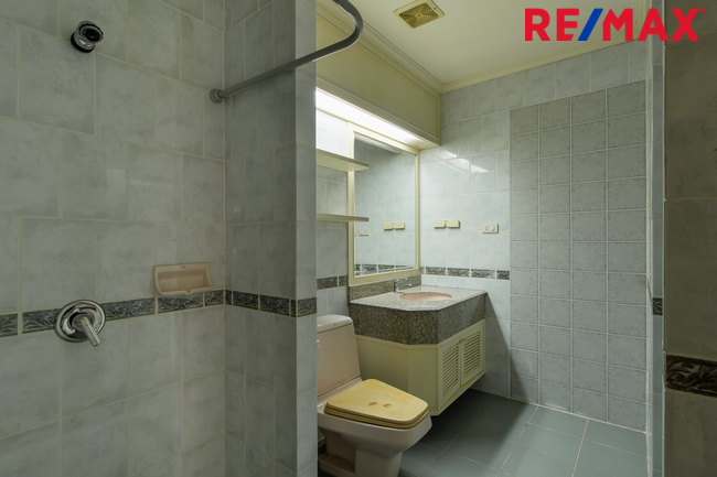 ขายคอนโดติดแม่น้ำเจ้าพระยา Riverine Palce 3ห้องนอน ถ.พิบูลสงคราม นนทบุรี ใกล้ทางด่วนศรีรัชฯ