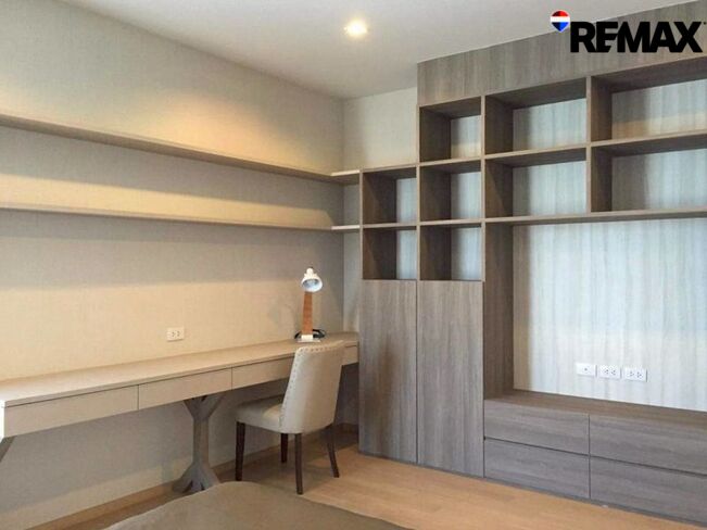 (New Listing! รับฟังข้อเสนอ! ) Rhythm Sukhumvit 44/1 (2 ห้องนอน 1 ห้องน้ำ ติด BTS พระโขนง ขายพร้อมผู้เช่า รับรายได้ทันที!!