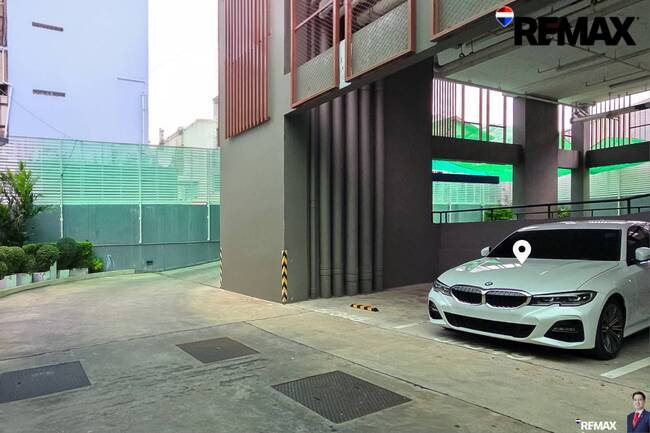 Centric Sathon-St.Louise ห้อง Duplex 1 ห้องนอนใหญ่ (Rare) และที่มีที่จอดรถ Fixed อยู่ชั้น 1