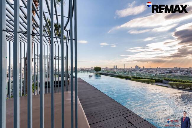 Centric Sathon-St.Louise ห้อง Duplex 1 ห้องนอนใหญ่ (Rare) และที่มีที่จอดรถ Fixed อยู่ชั้น 1
