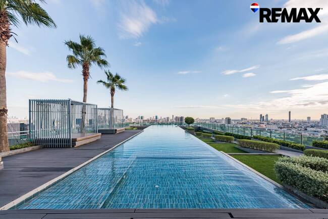 Centric Sathon-St.Louise ห้อง Duplex 1 ห้องนอนใหญ่ (Rare) และที่มีที่จอดรถ Fixed อยู่ชั้น 1