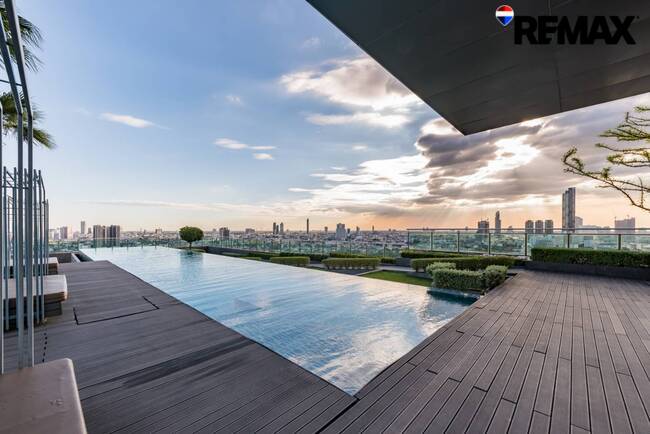 Centric Sathon-St.Louise ห้อง Duplex 1 ห้องนอนใหญ่ (Rare) และที่มีที่จอดรถ Fixed อยู่ชั้น 1