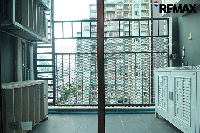 Ideo Sathorn - Wongwian Yai ไอดีโอ สาทร-วงเวียนใหญ่ ห้องมุม 2 ห้องนอน 70.13 ตรม. ใหม่ ตกแต่งพร้อมใช้ ขายต่ำกว่าทุนเพียง 6.9 ล้านบาท