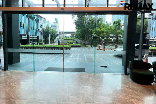 Ideo Sathorn - Wongwian Yai ไอดีโอ สาทร-วงเวียนใหญ่ ห้องมุม 2 ห้องนอน 70.13 ตรม. ใหม่ ตกแต่งพร้อมใช้ ขายต่ำกว่าทุนเพียง 6.9 ล้านบาท