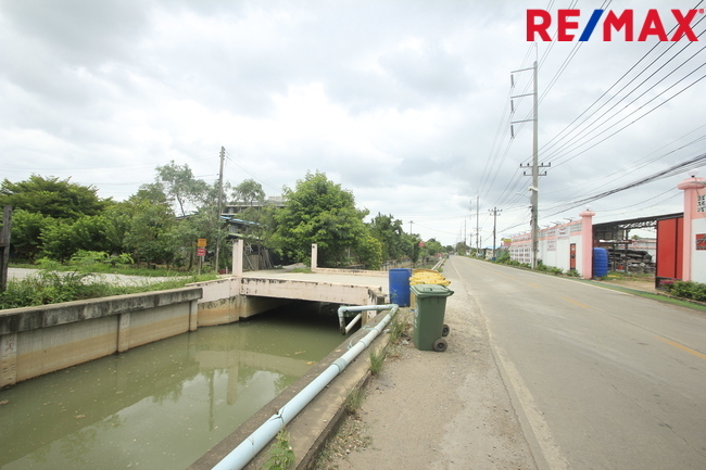 ขายบ้านเดี่ยว ลัดดารมย์ อิลิแกนซ์ ราชพฤกษ์–รัตนาธิเบศร์ 184 ตร.วา 485 ตร.ม. หลังมุมหรู พร้อมสระว่ายน้ำส่วนตัว ใกล้โรงเรียน DBS และเรือนรับรองขนาดใหญ่