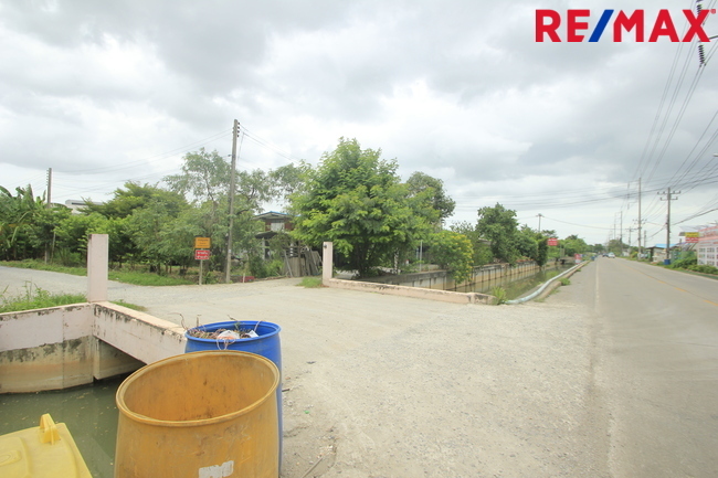 ขายบ้านเดี่ยว ลัดดารมย์ อิลิแกนซ์ ราชพฤกษ์–รัตนาธิเบศร์ 184 ตร.วา 485 ตร.ม. หลังมุมหรู พร้อมสระว่ายน้ำส่วนตัว ใกล้โรงเรียน DBS และเรือนรับรองขนาดใหญ่