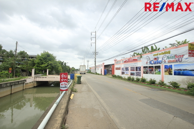 ขายบ้านเดี่ยว ลัดดารมย์ อิลิแกนซ์ ราชพฤกษ์–รัตนาธิเบศร์ 184 ตร.วา 485 ตร.ม. หลังมุมหรู พร้อมสระว่ายน้ำส่วนตัว ใกล้โรงเรียน DBS และเรือนรับรองขนาดใหญ่