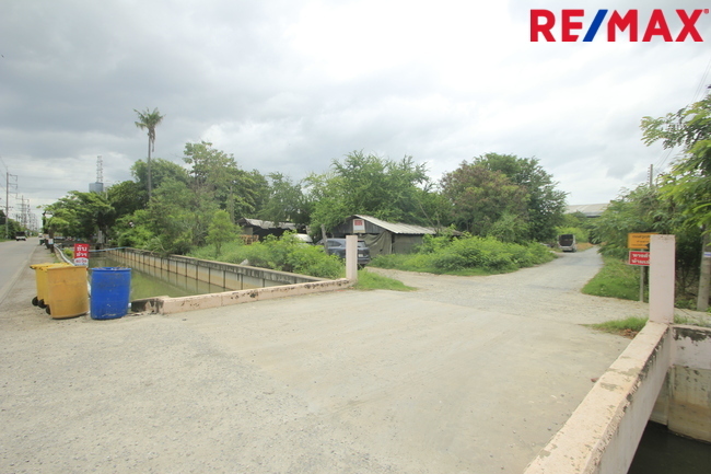 ขายบ้านเดี่ยว ลัดดารมย์ อิลิแกนซ์ ราชพฤกษ์–รัตนาธิเบศร์ 184 ตร.วา 485 ตร.ม. หลังมุมหรู พร้อมสระว่ายน้ำส่วนตัว ใกล้โรงเรียน DBS และเรือนรับรองขนาดใหญ่