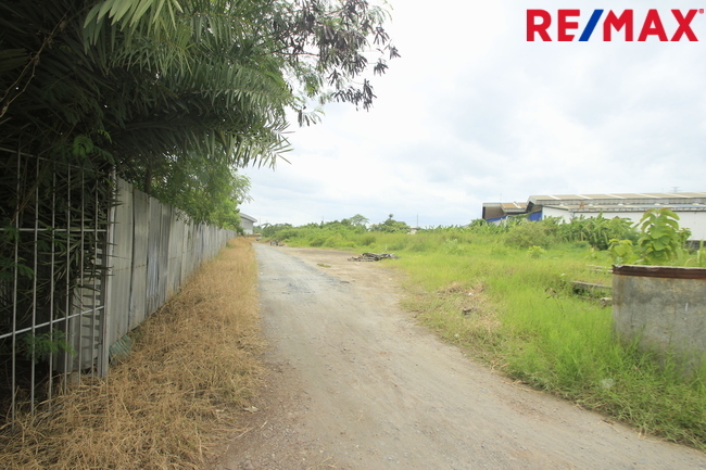 ขายบ้านเดี่ยว ลัดดารมย์ อิลิแกนซ์ ราชพฤกษ์–รัตนาธิเบศร์ 184 ตร.วา 485 ตร.ม. หลังมุมหรู พร้อมสระว่ายน้ำส่วนตัว ใกล้โรงเรียน DBS และเรือนรับรองขนาดใหญ่