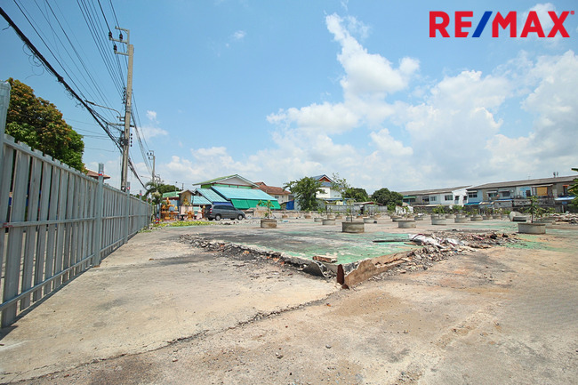 ขายที่ดินหนองแขม ขายถูก ถมแล้ว ราคาดี ใกล้เพชรเกษม 81 เนื้อที่เกือบ 2 ไร่