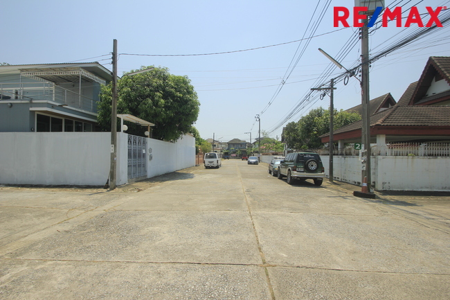 ที่ดินพุทธมณฑลสาย2 ทวีวัฒนา-กาญจนาภิเษก15 ใกล้พระเทพตัดใหม่ หมู่บ้านสินพัฒนาธานี ที่ดินสร้างบ้านถมแล้ว แปลงมุมสวย 100วา เดินทางสะดวกได้หลายเส้นทาง