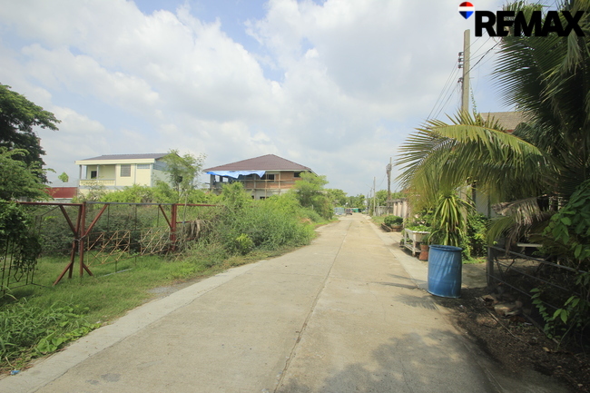 ที่ดินสินพัฒนาธานี สนามหลวง2 ทวีวัฒนา9 กระทุ่มล้ม18 หลังตลาดเวิล์ดมาร์เก็ต ที่ดิน100วา เหมาะสร้างบ้าน ใกล้ถนนพรานนก สาย4 พระเทพตัดใหม่