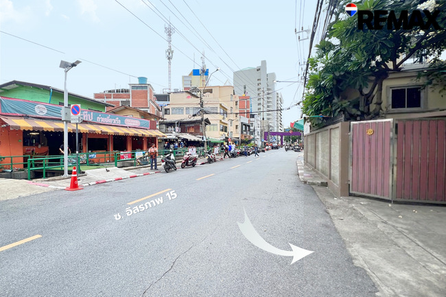ที่ดินอิสรภาพ 15 ติด ม.ราชภัฏบ้านสมเด็จฯ 81 ตร.ว. ทำเลหายาก ราคาพิเศษ 9.8 ล้าน