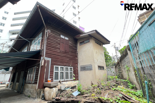 ที่ดินอิสรภาพ 15 ติด ม.ราชภัฏบ้านสมเด็จฯ 81 ตร.ว. ทำเลหายาก ราคาพิเศษ 9.8 ล้าน