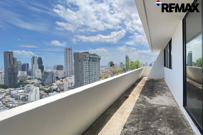 เช่าสำนักงาน อาคารจูเวลเลอรี่ เซ็นเตอร์ ถนนนเรศ สุรวงศ์ บางรัก ชั้น 32 Private penthouse ราคาดีที่สุด ราคาค่าเช่า : 123,000 บาท ต่อเดือน (เฉลี่ยตารางเมตรละ 170 บาท)