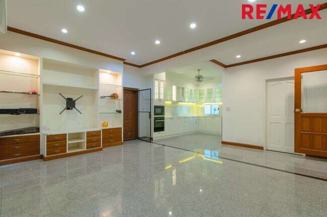 ขายบ้านเดี่ยวทุ่งครุ หมู่บ้านบ้านบุรีรมย์ ประชาอุทิศ