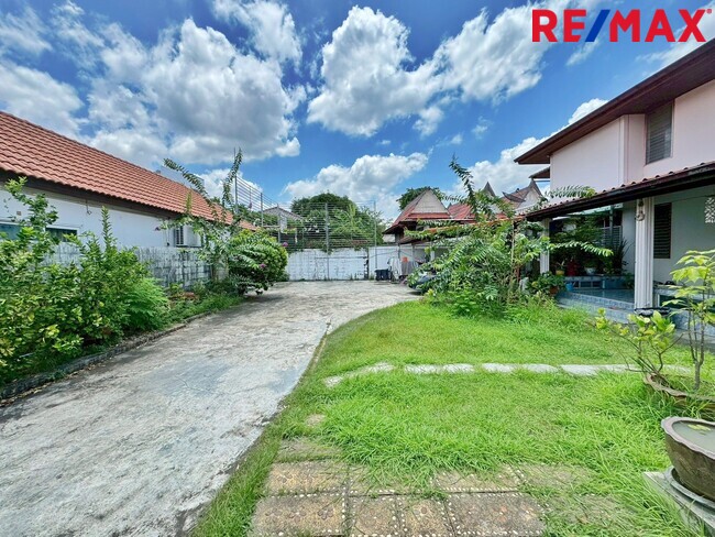 บ้านเดี่ยว ใกล้ MRT กระทรวงสาธารณสุข 140 ตร.วา ติวานนท์ 3 (พิชยนันท์ 9) เพียง 750 เมตร ทำเลดี เหมาะทำออฟฟิศ ศูนย์ดูแลผู้สูงอายุ หรืออยู่อาศัย