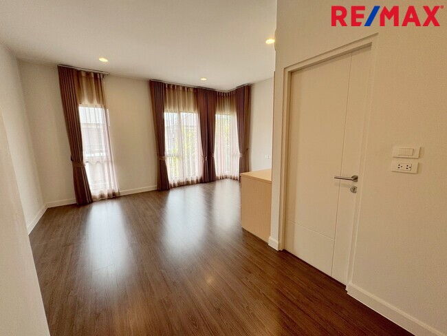 ขายบ้านเดี่ยว บุราสิริ ราชพฤกษ์-345 ใกล้โรงเรียนนานาชาติ DBS และ SISB โดยแสนสิริ บ้านสภาพสวย พร้อมเข้าอยู่