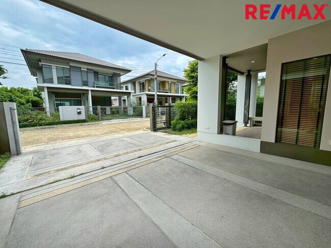 ขายบ้านเดี่ยว บุราสิริ ราชพฤกษ์-345 ใกล้โรงเรียนนานาชาติ DBS และ SISB โดยแสนสิริ บ้านสภาพสวย พร้อมเข้าอยู่