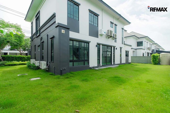 ขาย บ้านเศรษฐสิริ ราชพฤกษ์-สาย1 (Setthasiri Ratchaphruek Sai1) เครือแสนสิริ 116 ตร.วา 340 ตร.ม. บ้านใหม่ หลังใหญ่ อยู่ถนนเมน เดินถึงส่วนกลาง ไม่เคยเข้าอยู่ บ้านนวัตกรรมบ้านสีเขียว