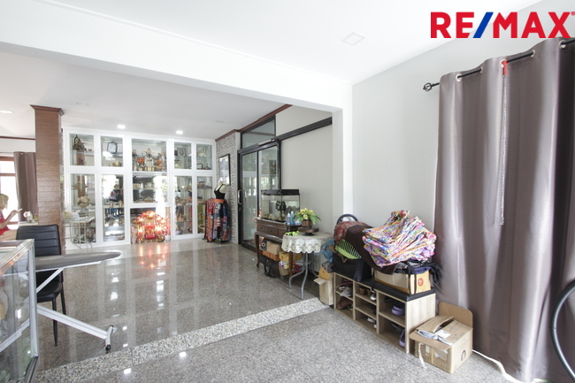 บ้านเดี่ยวภาณุปิ่นเกล้า ตลิ่งชัน อัศวพิเชษฐ์17 บ้านพร้อมอยู่ ตกแต่งต่อเติมแล้ว เฟอร์ แอร์ ทำเลเด่น บ้านหลังมุม 128.5 ตารางวา ใกล้ห้าง โรงพยาบาล ทางด่วน เดินทางสะดวก