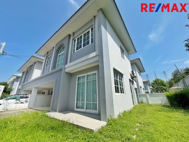 บ้านเดี่ยว ใกล้ เซ็นทรัลเวสต์เกต ชวนชื่น พาร์ค ปิ่นเกล้า - กาญจนา หลังริม 50 ตร.ว. สวยสุดในโครงการ! ฟีลบ้านเดี่ยว 4 นอน ต่อเติมครบ พร้อมอยู่