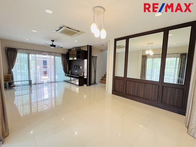 ขายบ้านเดี่ยว 2 ชั้น หลังมุม วิวสวน-สระน้ำ | หมู่บ้านบลูลากูน 2 บางนา–วงแหวน | ใกล้เมกาบางนา