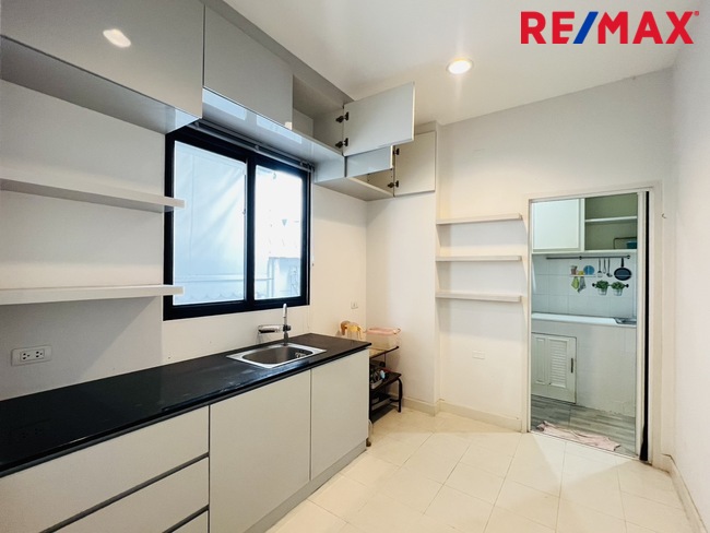 ขายบ้านเดี่ยว 2 ชั้น หลังมุม วิวสวน-สระน้ำ | หมู่บ้านบลูลากูน 2 บางนา–วงแหวน | ใกล้เมกาบางนา