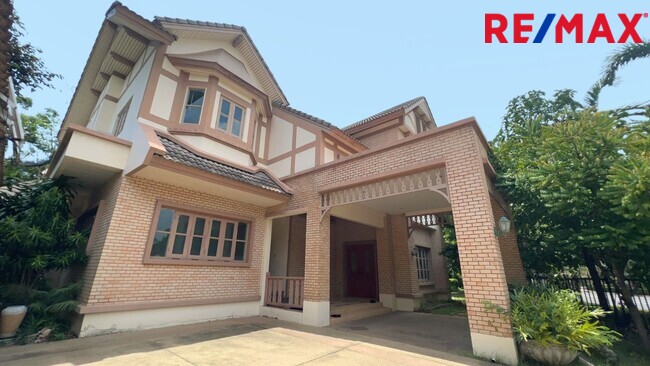 ขายบ้าน พฤกษ์ภิรมย์ สาทร ราชพฤกษ์ ติดถนนเมน ตรงข้ามสวน มีเรือนรับรอง ที่ดินแปลงใหญ่ 227 ตรว.