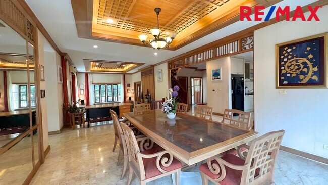 ขายบ้าน พฤกษ์ภิรมย์ สาทร ราชพฤกษ์ ติดถนนเมน ตรงข้ามสวน มีเรือนรับรอง ที่ดินแปลงใหญ่ 227 ตรว.
