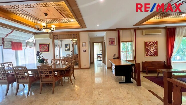 ขายบ้าน พฤกษ์ภิรมย์ สาทร ราชพฤกษ์ ติดถนนเมน ตรงข้ามสวน มีเรือนรับรอง ที่ดินแปลงใหญ่ 227 ตรว.