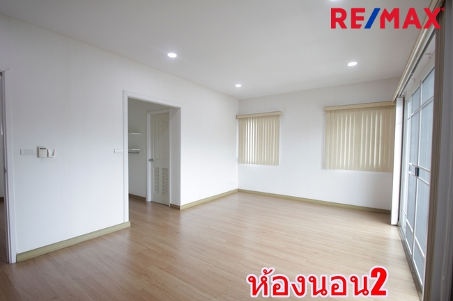 บ้านเดี่ยวภัสสรเพรสทีจปิ่นเกล้าเพชรเกษม บ้านใหม่ไม่เคยอยู่ ขายขาดทุน พร้อมเฟอร์นิเจอร์บิ้วท์อิน แอร์ ตู้เย็น บ้านสภาพดีพร้อมอยู่ 61.9ตารางวา ซ.5ต้นโครงการ ราคาเจรจาได้