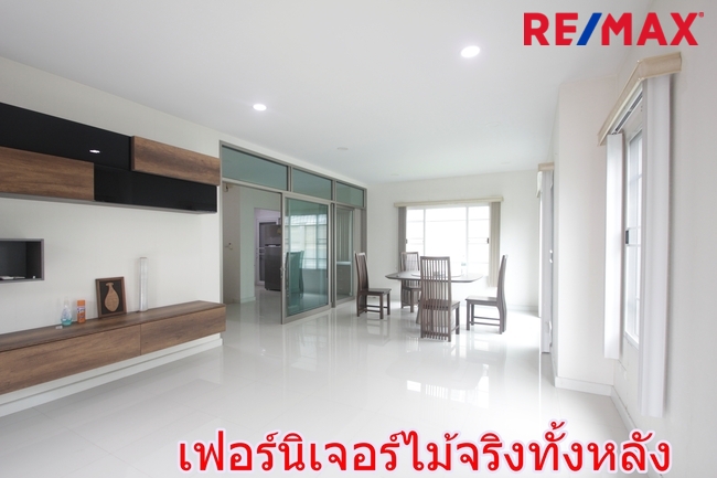 บ้านเดี่ยวภัสสรเพรสทีจปิ่นเกล้าเพชรเกษม บ้านใหม่ไม่เคยอยู่ ขายขาดทุน พร้อมเฟอร์นิเจอร์บิ้วท์อิน แอร์ ตู้เย็น บ้านสภาพดีพร้อมอยู่ 61.9ตารางวา ซ.5ต้นโครงการ ราคาเจรจาได้