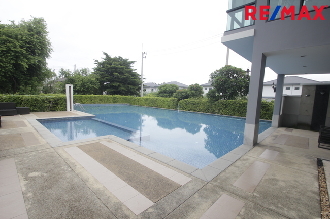 บ้านเดี่ยวภัสสรเพรสทีจปิ่นเกล้าเพชรเกษม บ้านใหม่ไม่เคยอยู่ ขายขาดทุน พร้อมเฟอร์นิเจอร์บิ้วท์อิน แอร์ ตู้เย็น บ้านสภาพดีพร้อมอยู่ 61.9ตารางวา ซ.5ต้นโครงการ ราคาเจรจาได้