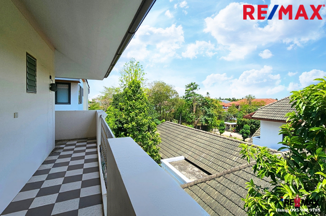 ขายบ้านเรืองอนันต์ เพชรเกษม 64 บ้านเดี่ยว 3 ชั้น พร้อมที่ดินแปลงใหญ่ รวม 300 ตร.วา ได้ถึง 7 ห้องนอน คุ้มค่าด้วยวัสดุอย่างดี ไม้แท้ ทั้งหลัง บ้านเหมือนใหม่ เหมาะทำออฟฟิศ หรือครอบครัวขนาดใหญ่ สร้างบ้านแยกในอาณาเขตเดียวกัน