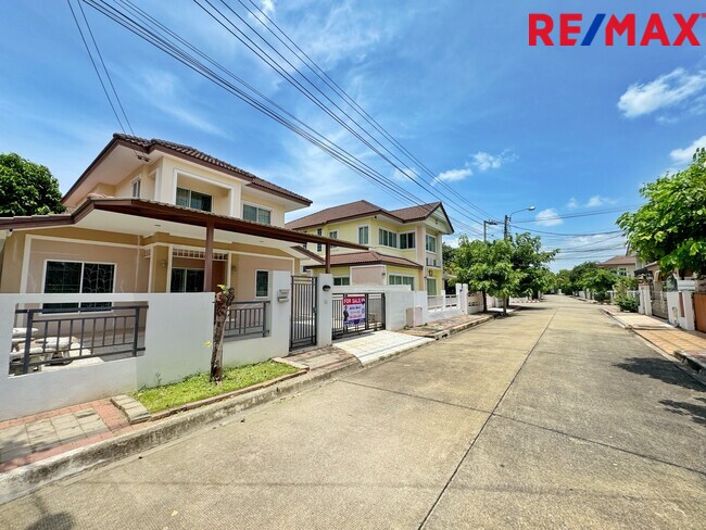 ขายบ้านเดี่ยว สัมมากร ราชพฤกษ์ 51 ตร.วา | 5 ห้องนอน มีห้องนอนล่าง ใกล้ MRT บางรักใหญ่ อยู่ใกล้โรงเรียนนานาชาติ DBS