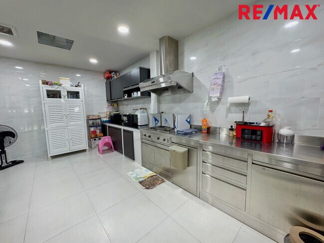 ขายบ้านเดี่ยว 3 ชั้น มายด์ ติวานนท์ | Rare Unit 7 ห้องนอน ครัวพรีเมียม ติดสวนส่วนตัว หน้าบ้านไม่ชนใคร ใกล้ MRT กระทรวงสาธารณสุข